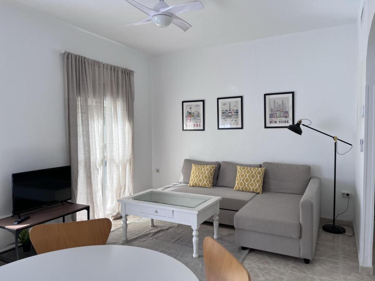 Seaty Center By Gms Apartamentos Фуeнхирола Екстериор снимка