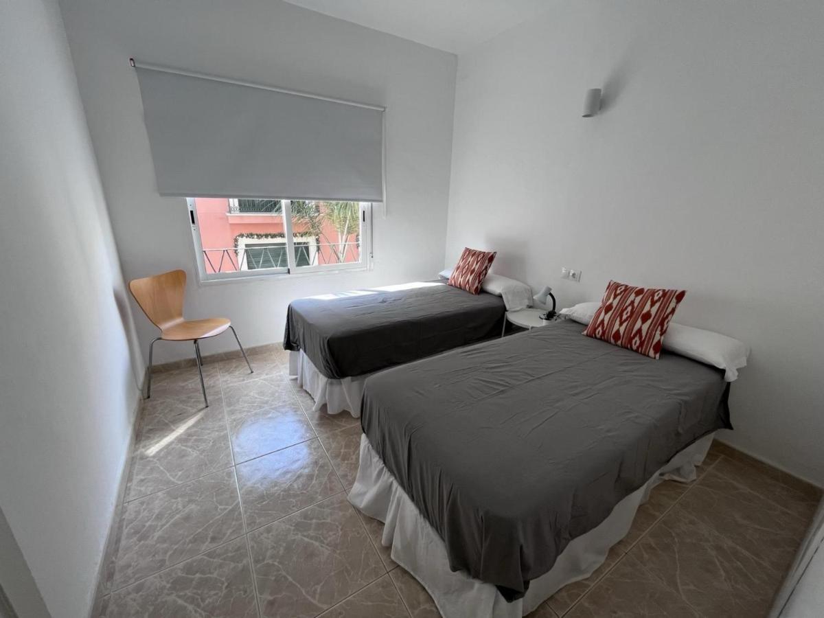 Seaty Center By Gms Apartamentos Фуeнхирола Екстериор снимка