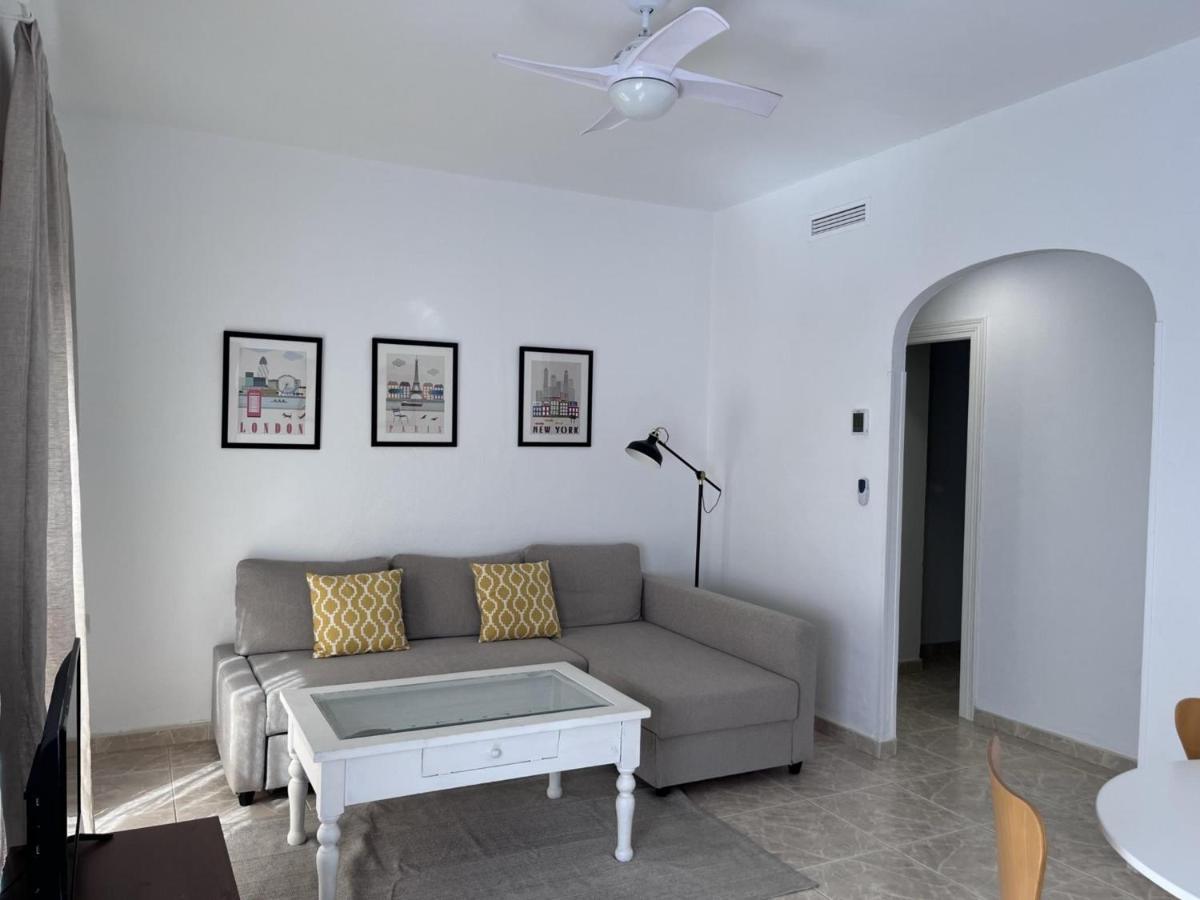 Seaty Center By Gms Apartamentos Фуeнхирола Екстериор снимка