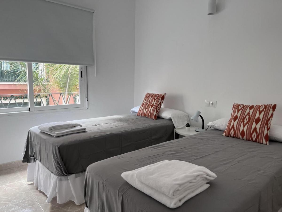 Seaty Center By Gms Apartamentos Фуeнхирола Екстериор снимка