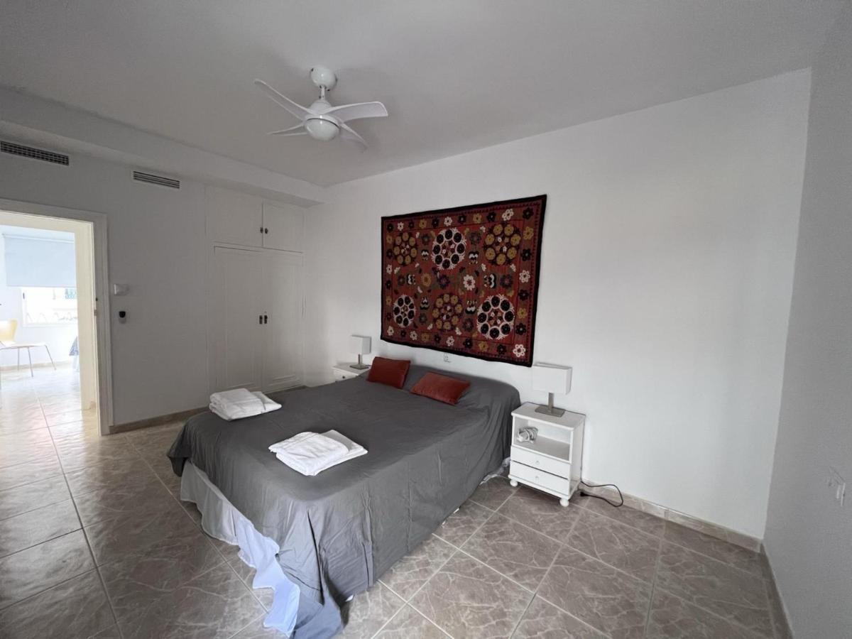 Seaty Center By Gms Apartamentos Фуeнхирола Екстериор снимка