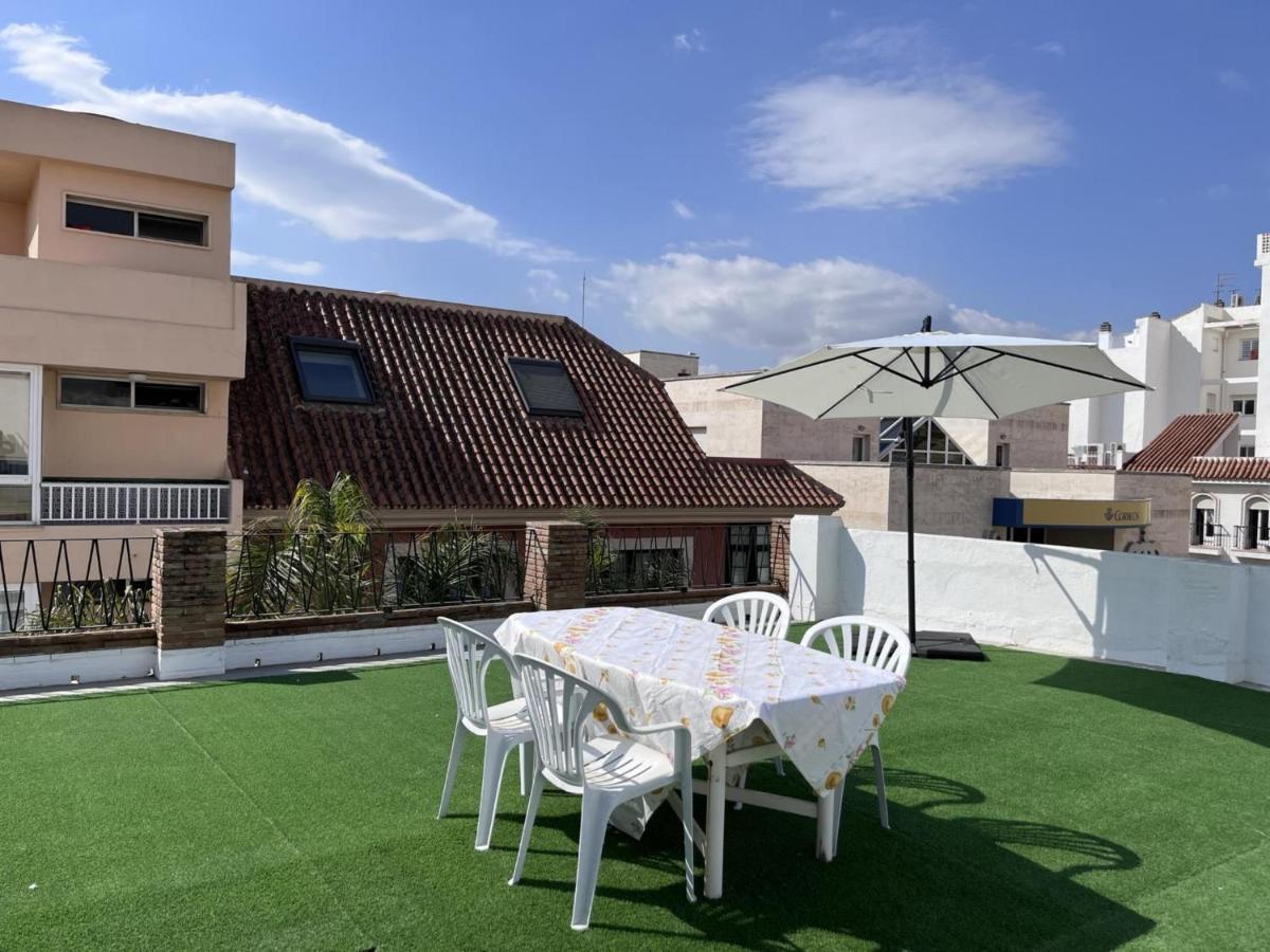 Seaty Center By Gms Apartamentos Фуeнхирола Екстериор снимка